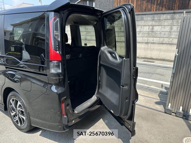 Honda e 2021-04 8283761-8