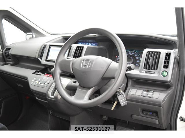 Honda e 2011-01 8284323-14