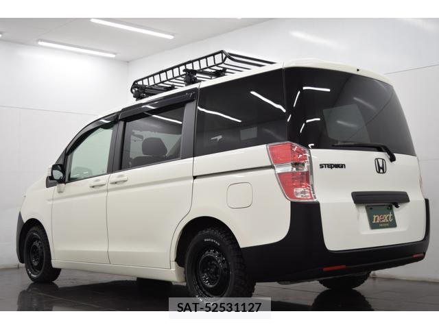 Honda e 2011-01 8284323-9