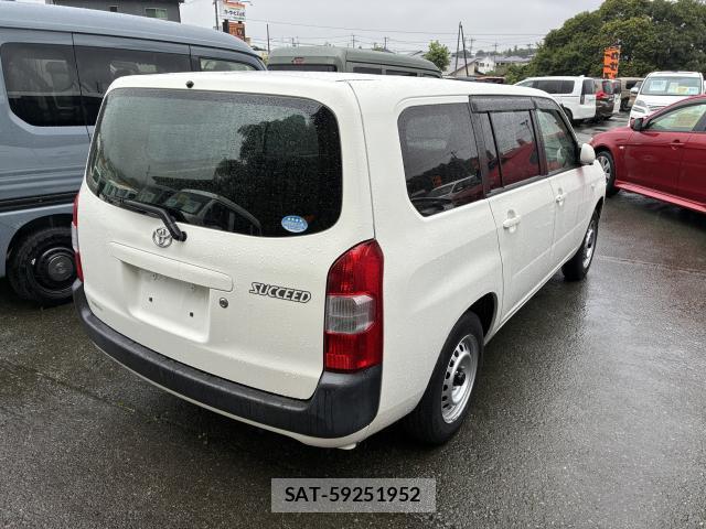 Toyota SUCCEED 2020-07 8280337-1