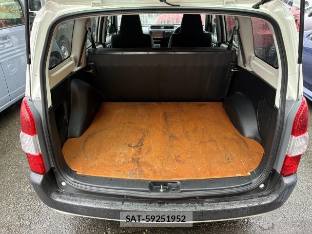 Toyota SUCCEED 2020-07 8280337-6