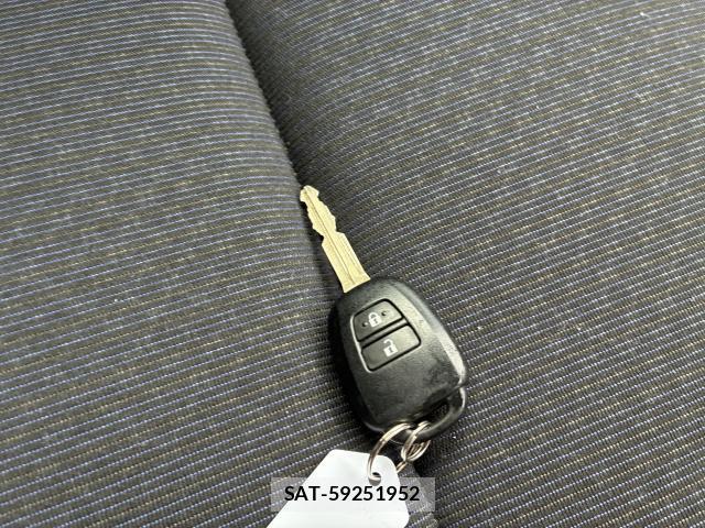 Toyota SUCCEED 2020-07 8280337-7