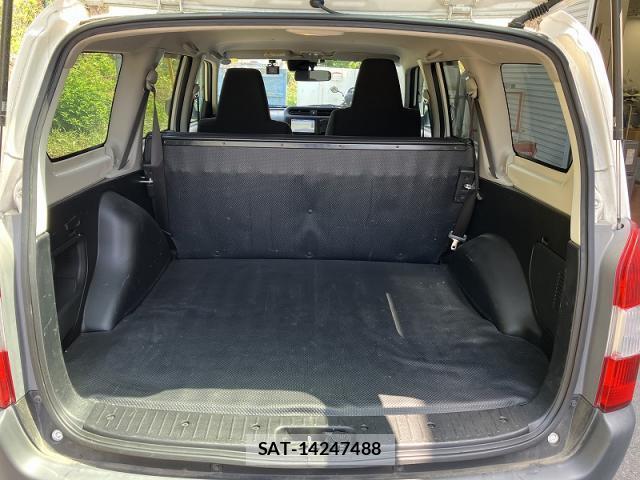 Toyota SUCCEED 2019-07 8283911-6