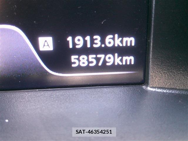 Suzuki SWIFT 2022-04 8281212-1