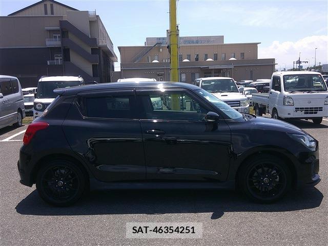 Suzuki SWIFT 2022-04 8281212-4