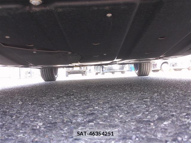 Suzuki SWIFT 2022-04 8281212-9