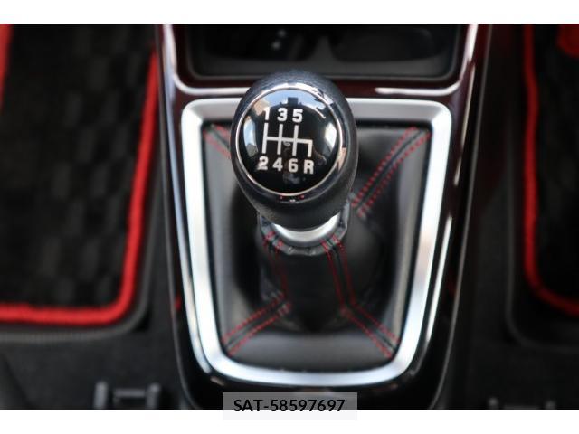 Suzuki SWIFT 2018-02 8283393-15