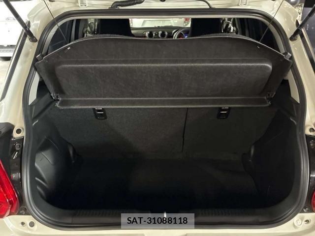 Suzuki SWIFT 2018-08 8284382-7