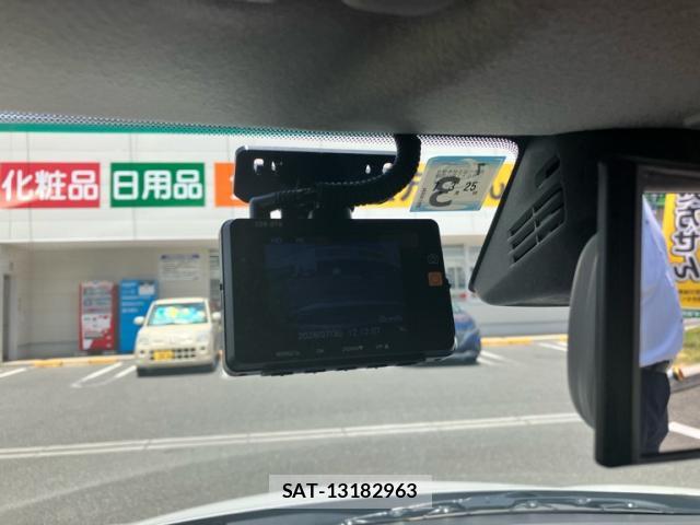 Suzuki SWIFT 2020-03 8279115-11