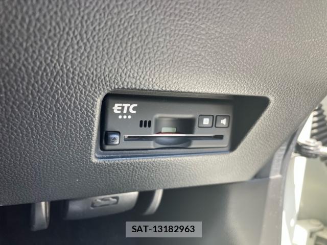 Suzuki SWIFT 2020-03 8279115-18