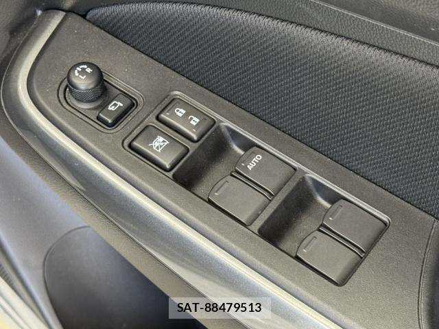 Suzuki SWIFT 2017-09 8279207-7