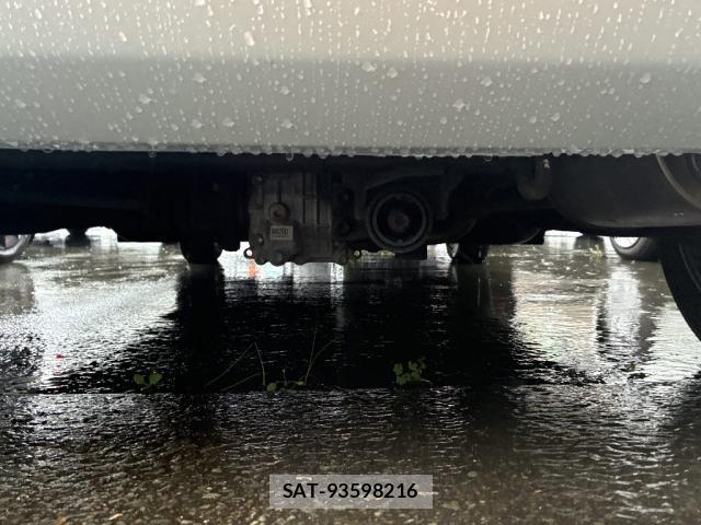 Suzuki SWIFT 2021-06 8280307-19