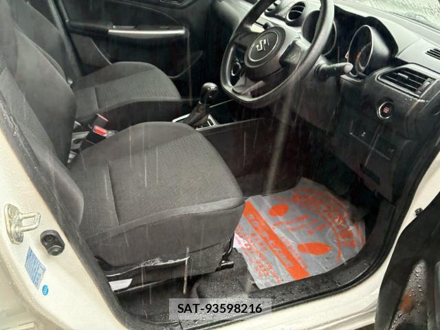 Suzuki SWIFT 2021-06 8280307-4