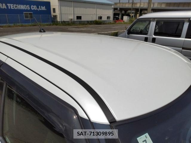 Suzuki SWIFT 2019-07 8285670-6