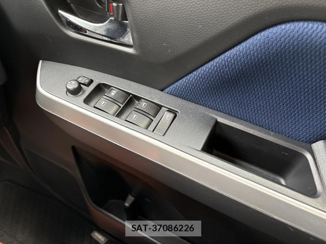 Toyota TANK 2019-06 8277571-14