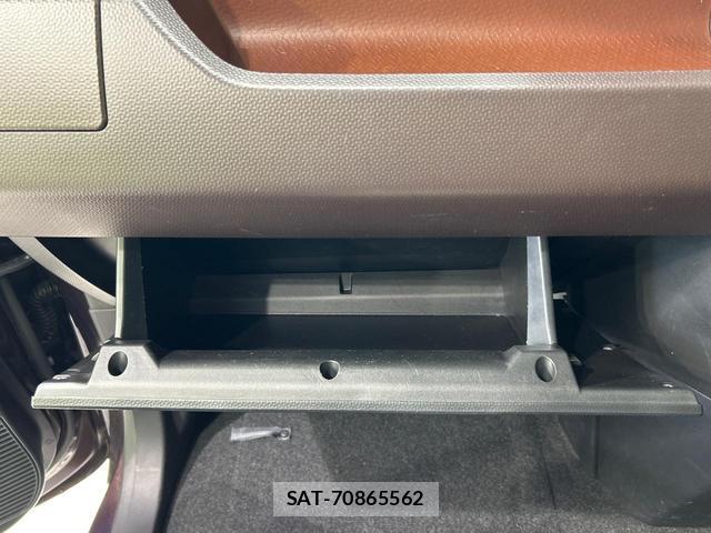 Toyota TANK 2017-06 8278148-19