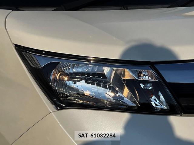 Toyota TANK 2017-06 8279421-13