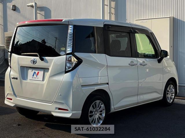 Toyota TANK 2017-06 8279421-18