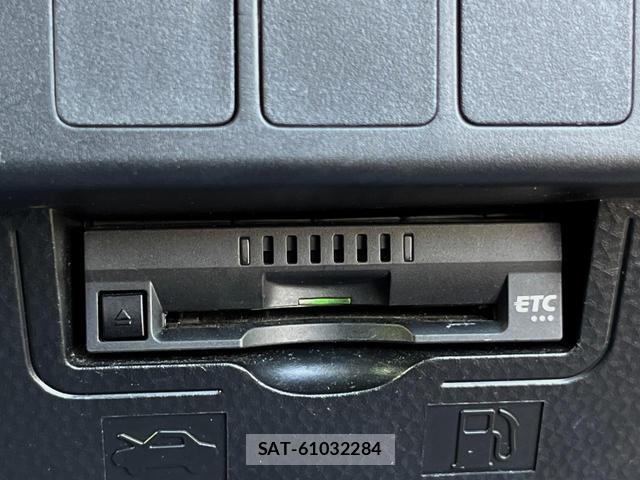 Toyota TANK 2017-06 8279421-7