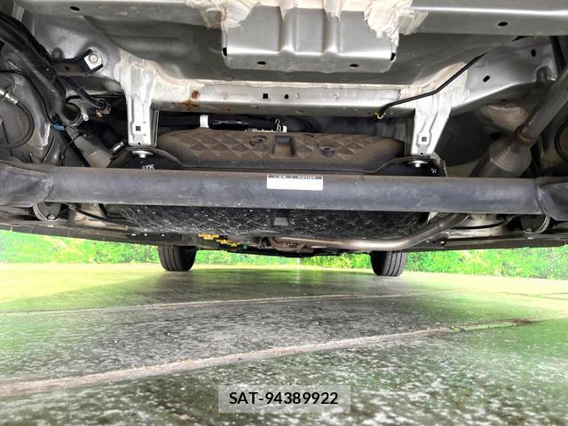 Toyota TANK 2019-07 8279423-18