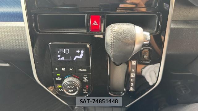 Toyota TANK 2018-03 8282435-11