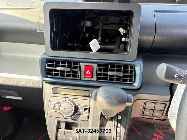 Daihatsu TANTO 2025-06 8277927-4
