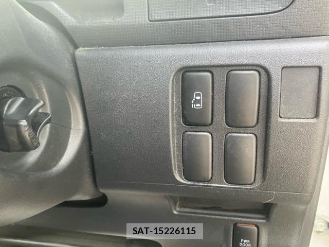 Daihatsu TANTO 2011-05 8279515-19