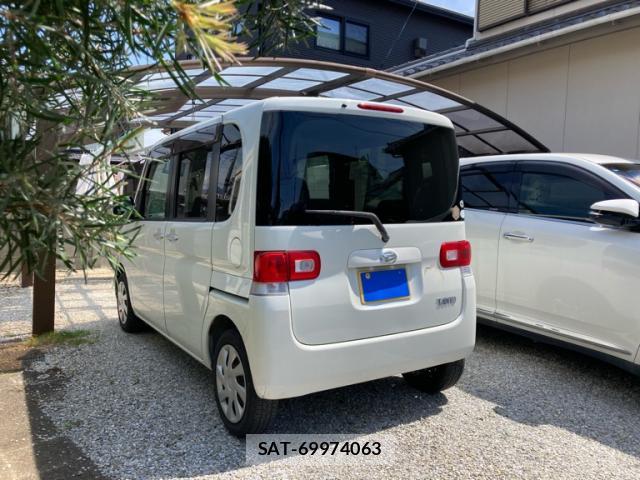 Daihatsu TANTO 2011-09 8279519-2
