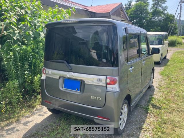 Daihatsu TANTO 2008-09 8279520-13