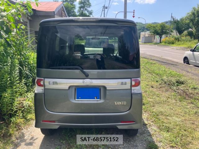 Daihatsu TANTO 2008-09 8279520-2