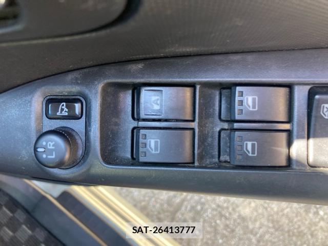 Daihatsu TANTO 2012-02 8279677-3