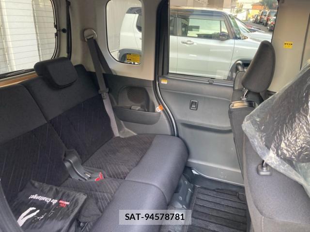Daihatsu TANTO 2014-05 8279715-17