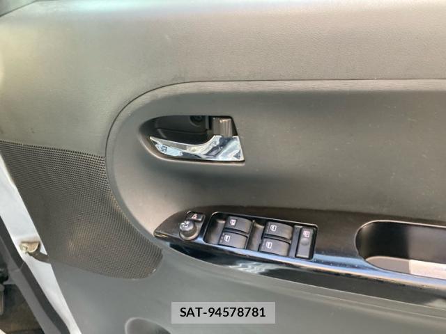 Daihatsu TANTO 2014-05 8279715-19