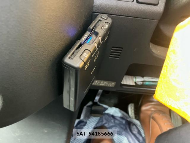 Daihatsu TANTO 2013-12 8280019-17