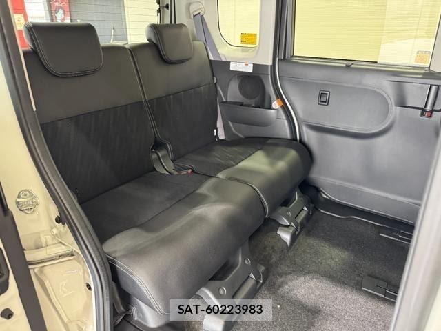 Daihatsu TANTO 2018-07 8280190-9