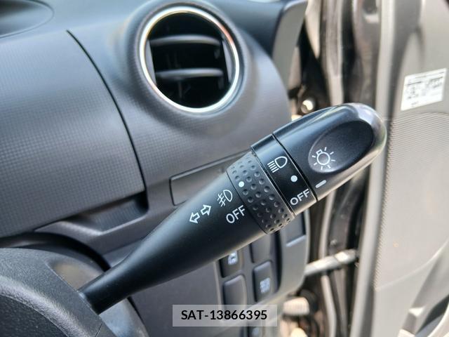 Daihatsu TANTO 2011-12 8280353-17