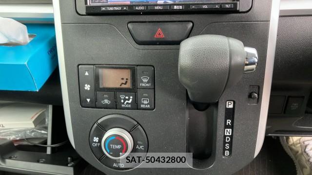 Daihatsu TANTO 2015-06 8280850-14
