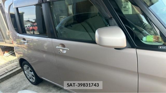 Daihatsu TANTO 2011-10 8281028-3