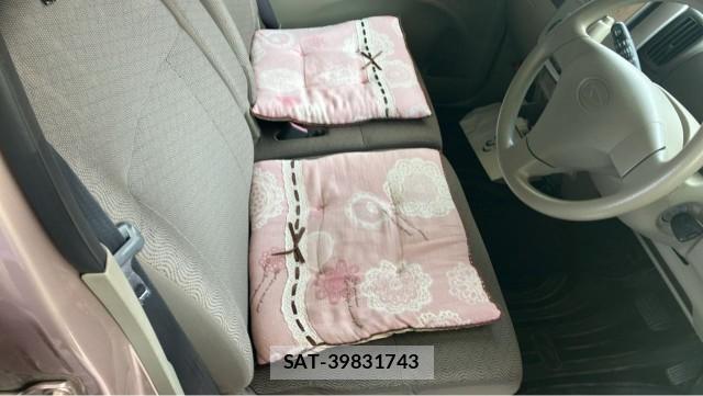 Daihatsu TANTO 2011-10 8281028-4