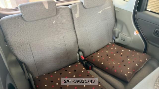 Daihatsu TANTO 2011-10 8281028-5
