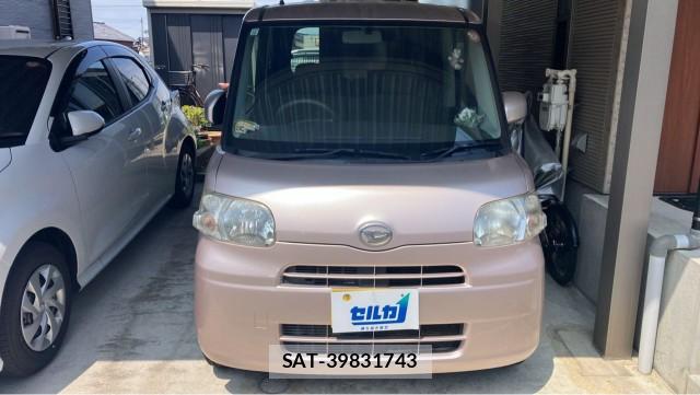Daihatsu TANTO 2011-10 8281028-8