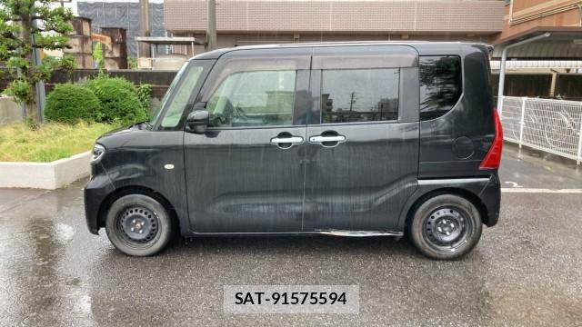 Daihatsu TANTO 2021-02 8281036-3