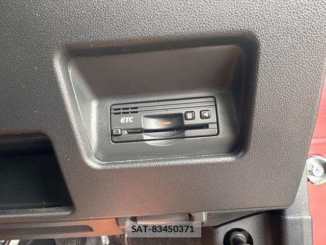 Daihatsu TANTO 2018-07 8281189-6