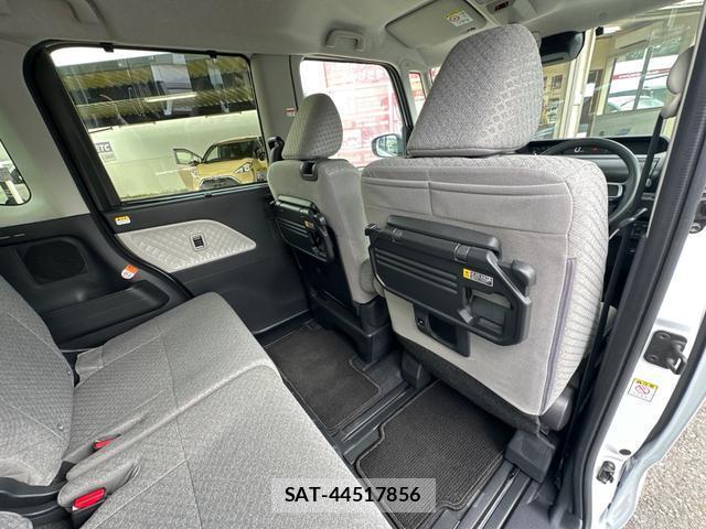 Daihatsu TANTO 2022-07 8281204-16