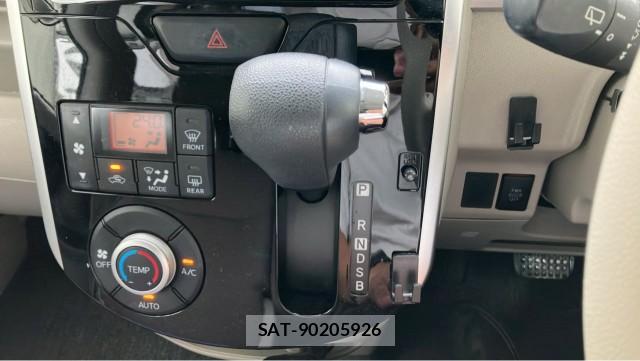 Daihatsu TANTO 2016-01 8281465-14