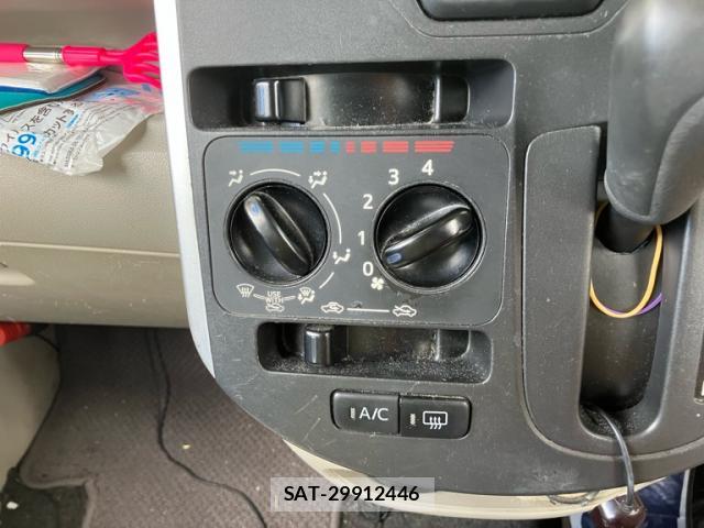 Daihatsu TANTO 2014-02 8283347-5