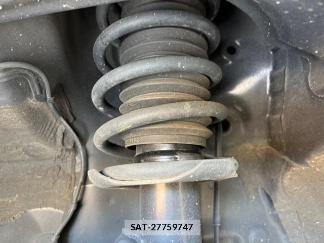 Daihatsu TANTO 2023-10 8284917-19