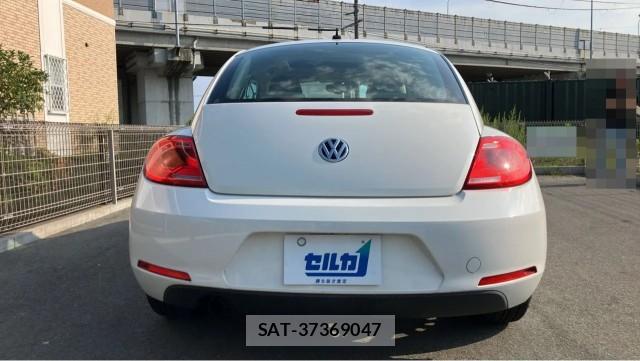 VolksWagen THE BEETLE 2013-07 8282432-1