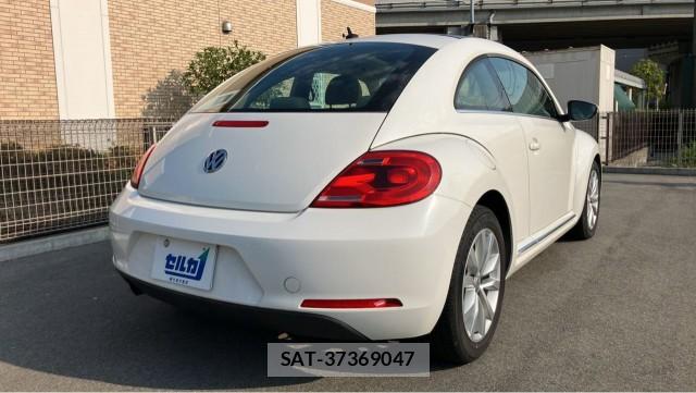 VolksWagen THE BEETLE 2013-07 8282432-12