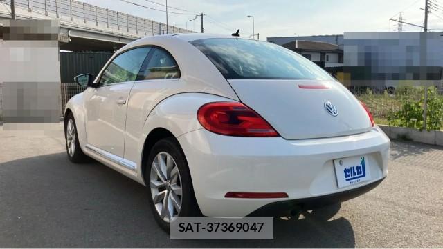 VolksWagen THE BEETLE 2013-07 8282432-13